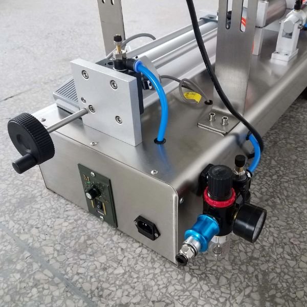Semi-Automatic-Liquid-Filling-Machine